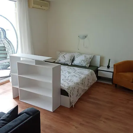 Cozy In Grand Noks With Sea View Apartment