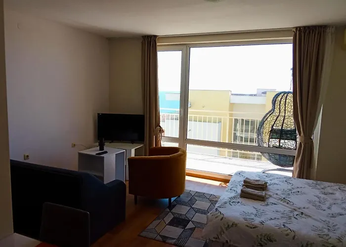 Cozy In Grand Noks With Sea View 公寓